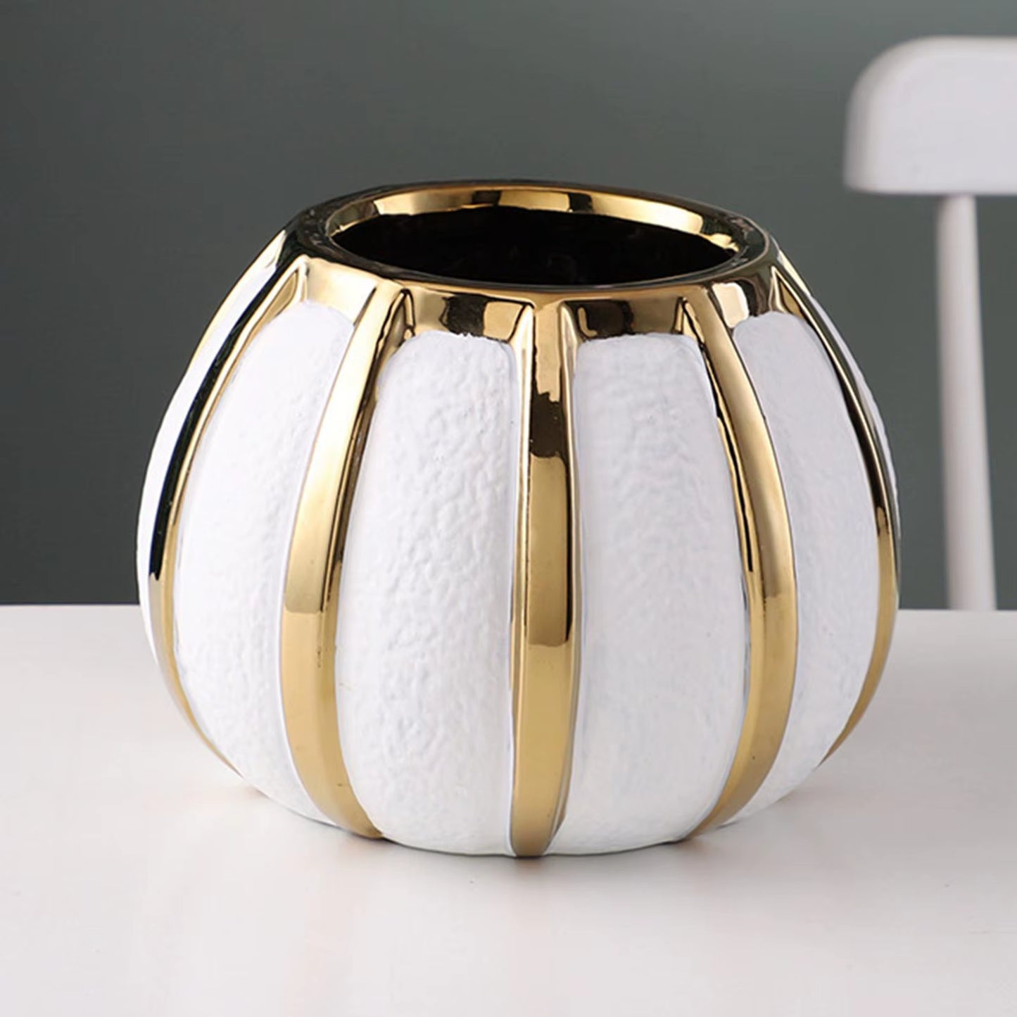 Light Luxury Vase Decoration Ceramic Vase White Gold Painted Ceramic Flower Pot Tabletop Vase for Wedding Dining Room