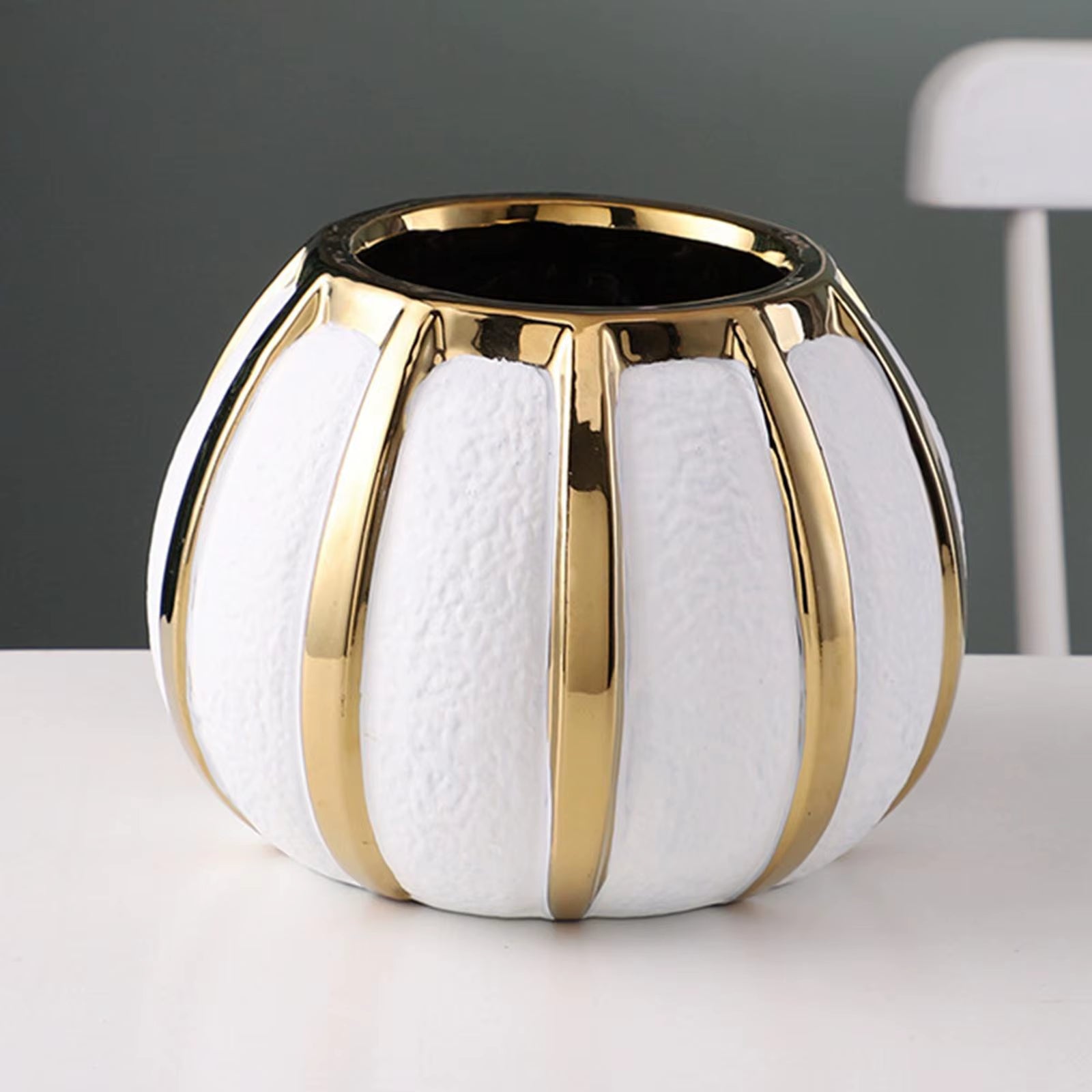 Light Luxury Vase Decoration Ceramic Vase White Gold Painted Ceramic Flower Pot Tabletop Vase for Wedding Dining Room